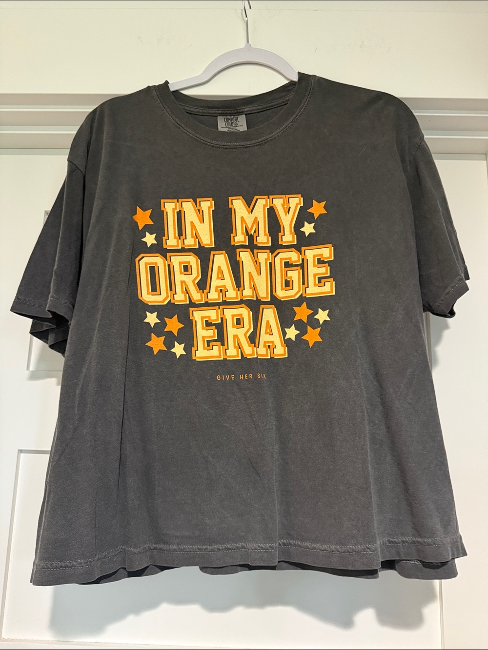 NWOT Comfort Colors Charcoal Tee with Tennessee Orange Graphic